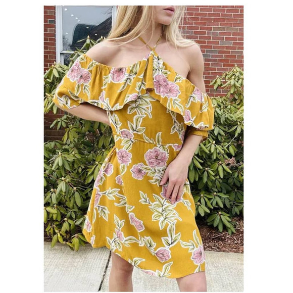 Cupcakes and Cashmere Off the Shoulder Halter Dress Womens Size Small Yellow - Picture 6 of 8